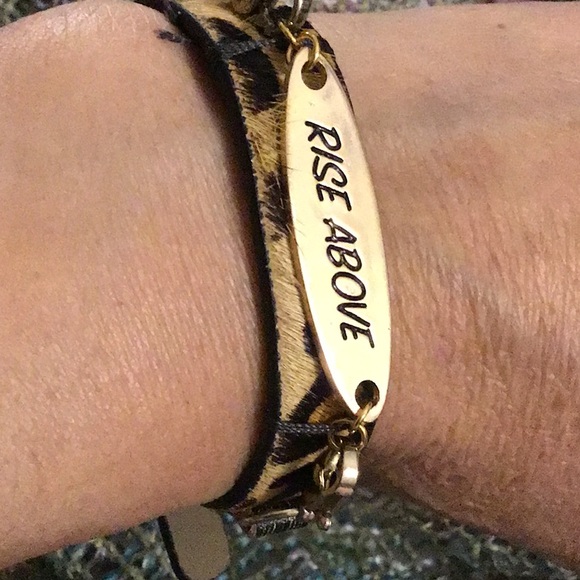 Leopard Bracelet - Picture 10 of 16